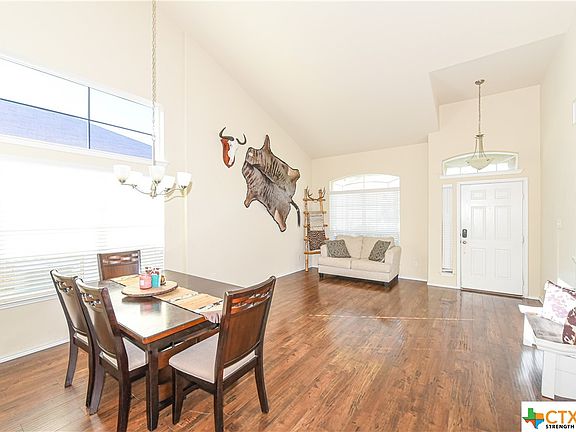 3rd image of 3410 Lorne Dr