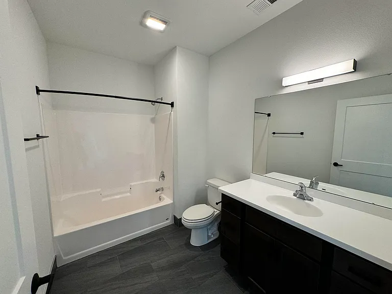5411 Bashford St #203 — Photo 30