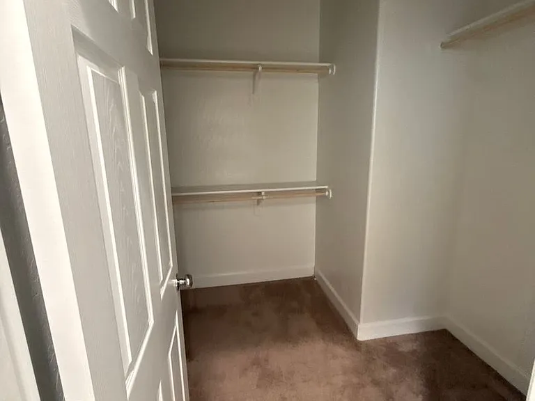 404 Manuel Ct — Photo 14