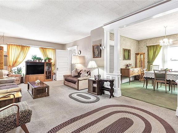 5th image of 409 Parkdale Ave