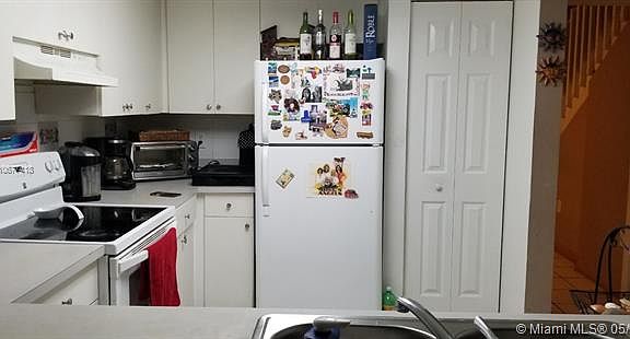 4th image of 9193 Fontainebleau Blvd #208