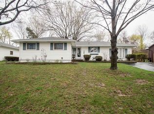 88 Larkspur Ln, Rochester, NY 14622