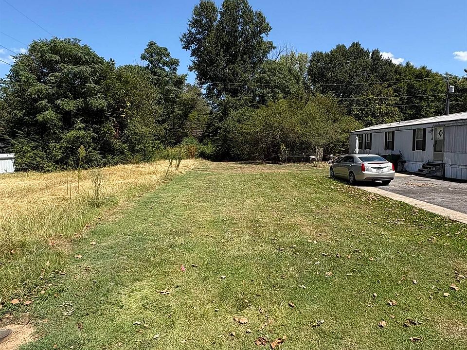 2nd image of 724 Fairview St