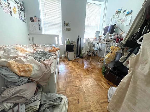 4th image of 326 E 65th St #22