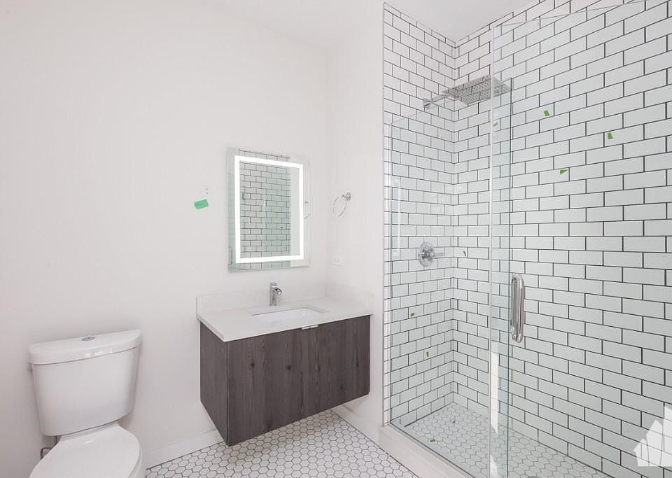 1st image of 2158 W Lawrence Ave #412