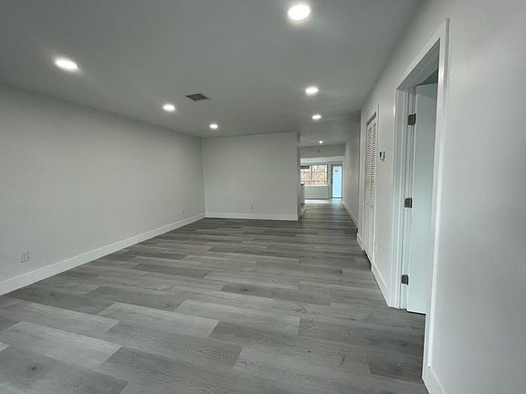 4th image of 5130 NE 17th Ter #5130