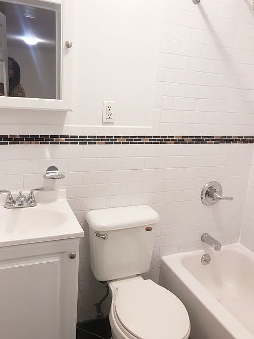 2nd image of 215 E 25th St APT 4B