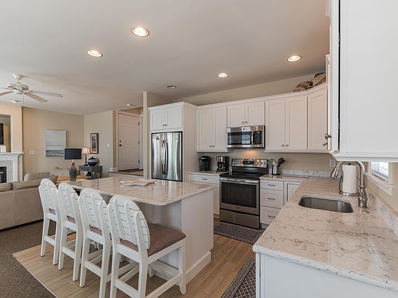 4th image of 4320 Central Ave APT 1