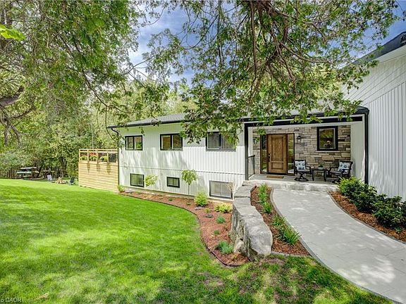 4th image of 1071 Rivers Edge Dr