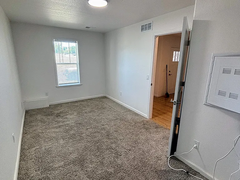 Bonus Room (Study / home office / Non-conforming bedroom)