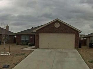 648 Fossil Wood Dr, Saginaw, TX 76179