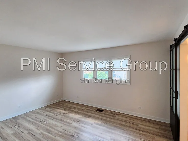 7749 Lyman Ave — Photo 11