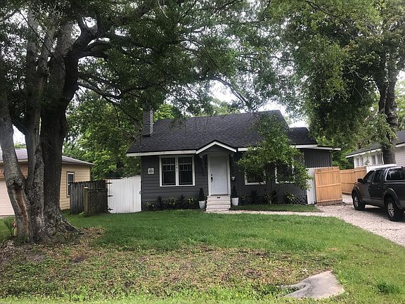 2nd image of 4541 Woolman Ave