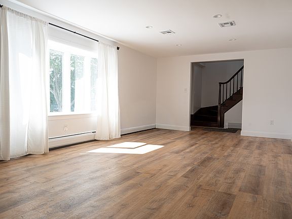 4th image of 86 Winchester St