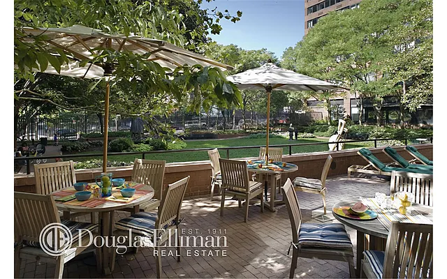 Rented by Douglas Elliman | media 29