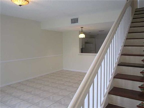 4th image of 1285 Presidio Dr