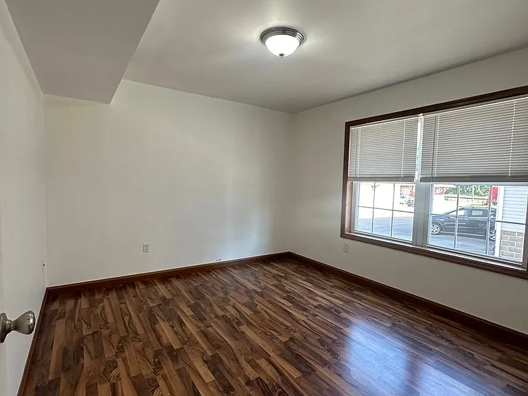 Beautiful Apartment Near Campus — Photo 17