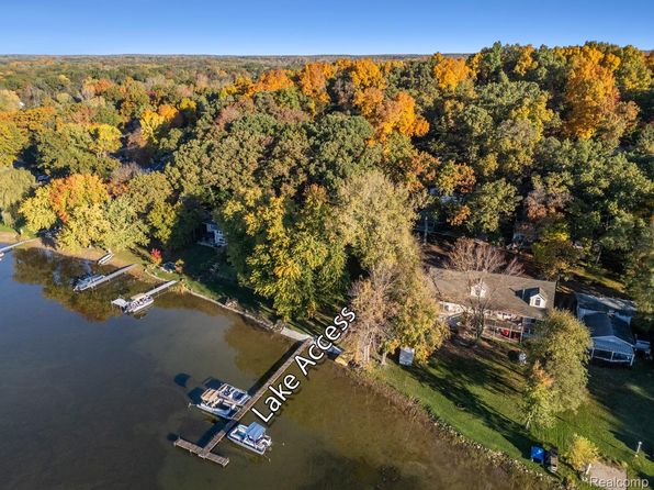 5718 Joslin Lake Dr