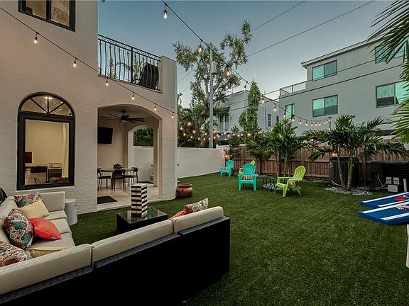 2nd image of 118 SE 11th Avenue #118