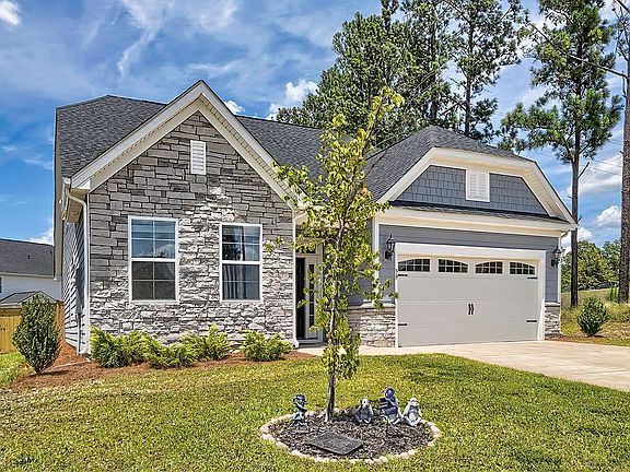 2nd image of 39 Silver Bluff Way