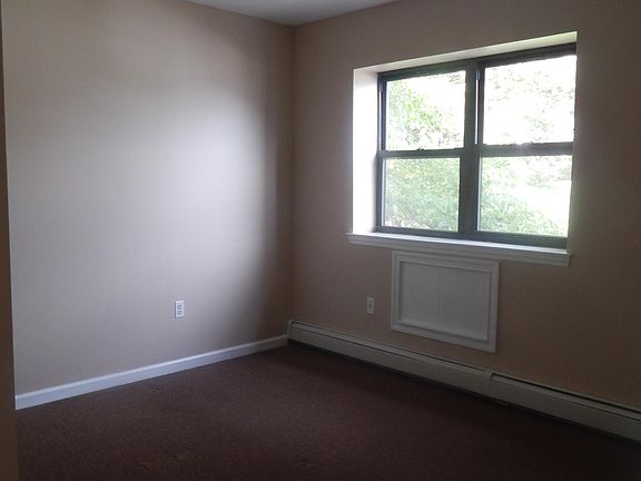 5th image of 3144 Hull Ave