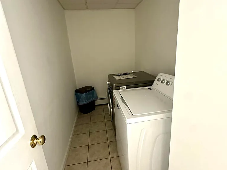 436 Ziegler St — Photo 15
