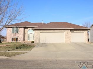 6005 S Cain Ave, Sioux Falls, SD 57106