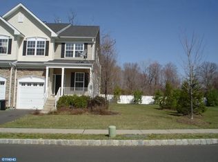 2 Valley View Dr, Morrisville, PA 19067