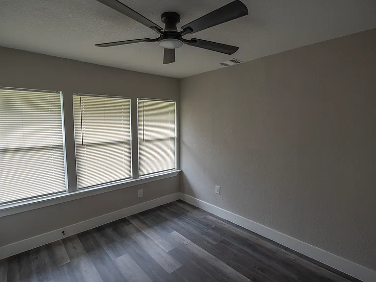 2465 Garapan Dr — Photo 21