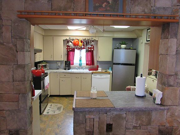 5th image of 536 N Dexter Ave