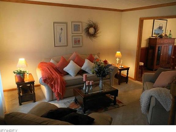 4th image of 4350 Clover Dr