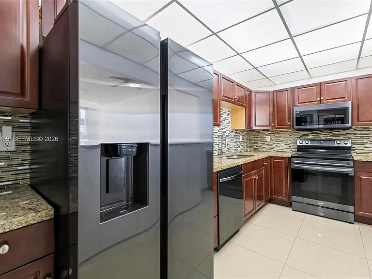 19380 Collins Ave #6 — Photo 7