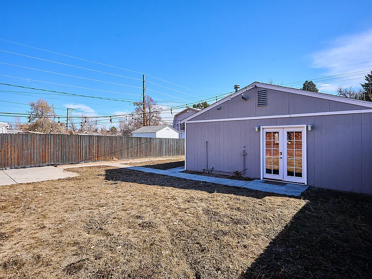 1680 N Syracuse St — Photo 19