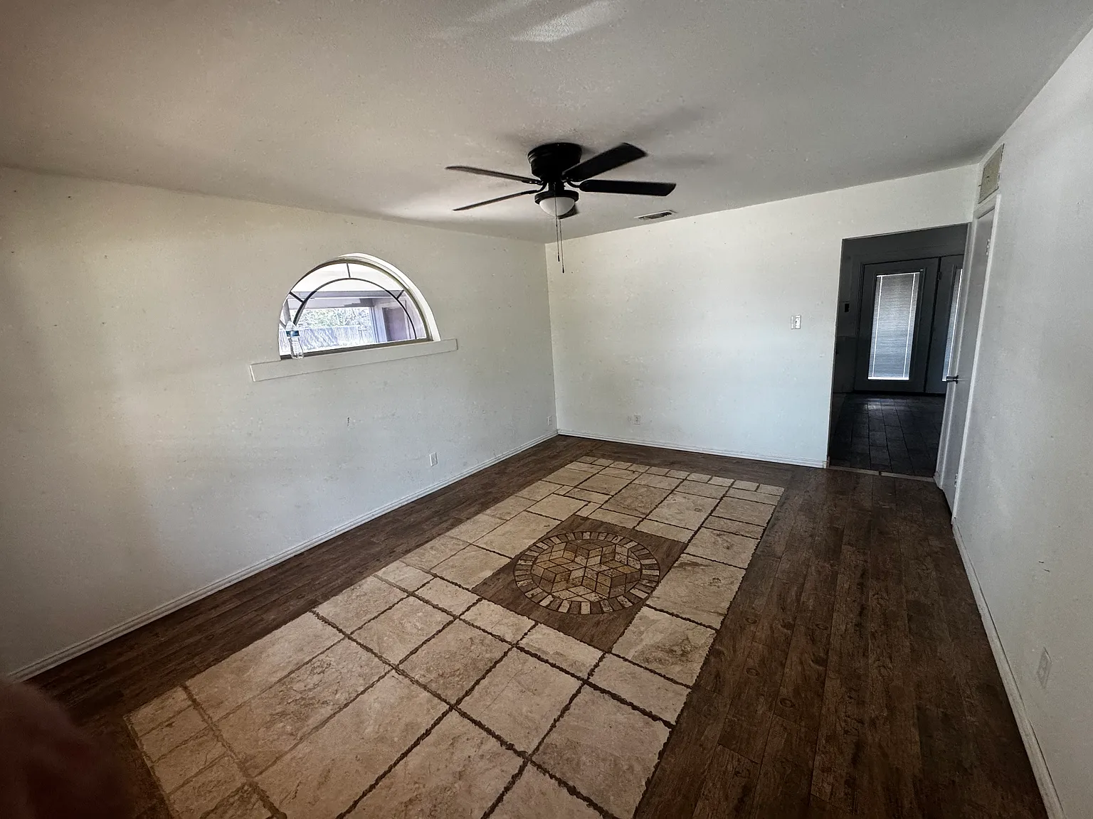 4 bed, $1,700 — Photo 2