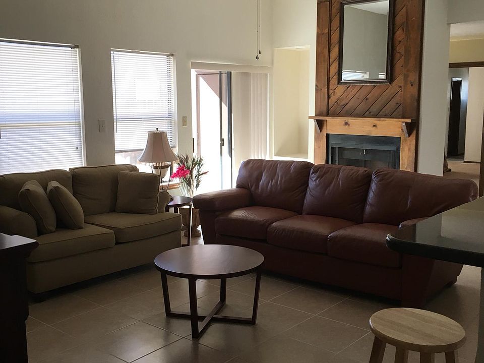 1st image of 5240 Zurich Pl NE