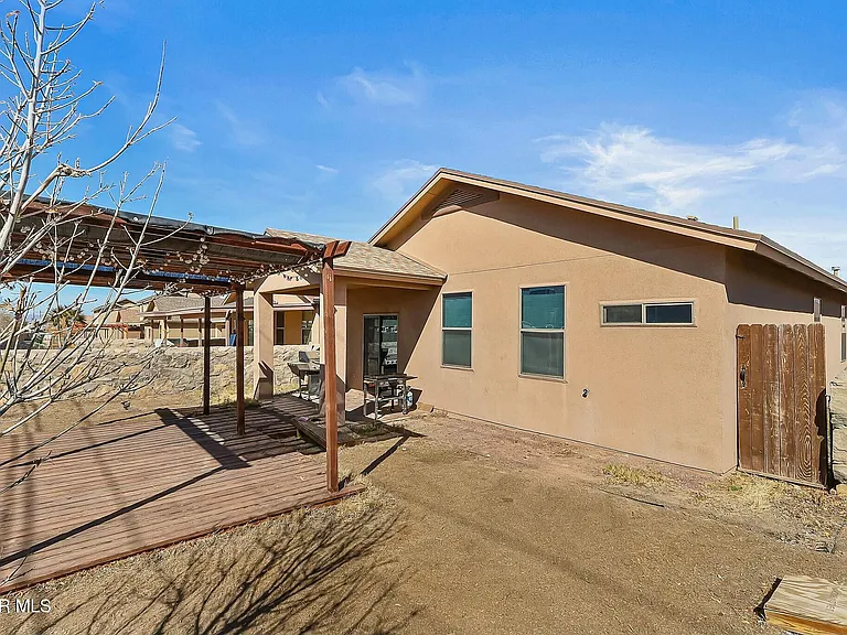 13142 Saker Dr — Photo 24