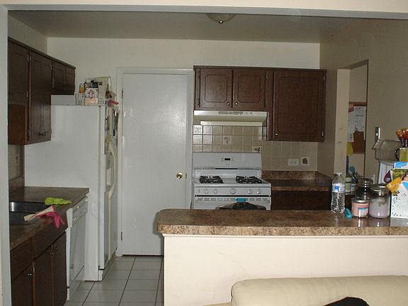 4th image of 287 Pembridge Ln Unit B1