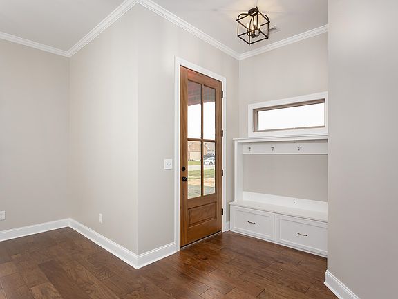 3rd image of 3511 Chesapeake Dr