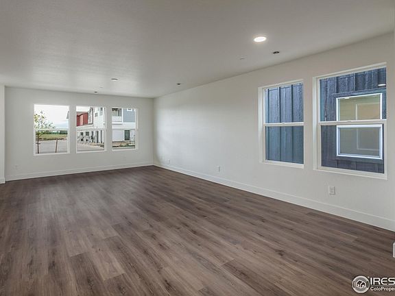5th image of 3260 Crusader St