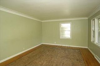 2nd image of 29 Hutchinson St