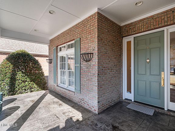 3rd image of 409 Black Diamond Drive
