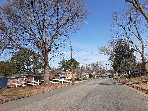 5th image of 31 Kenwood Dr