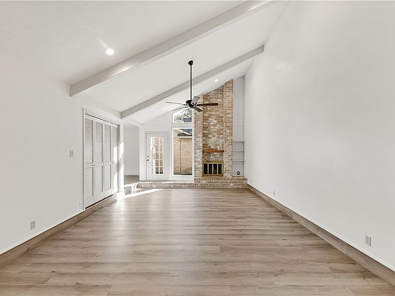 3rd image of 1216 Brook Hollow Ct
