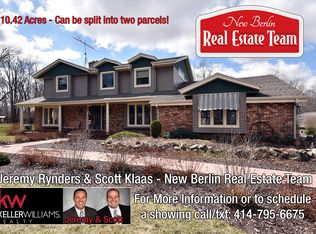 N8729 Pickeral Lake Rd, East troy, WI 53120