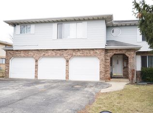 313 Dee Ct APT B, Bloomingdale, IL 60108