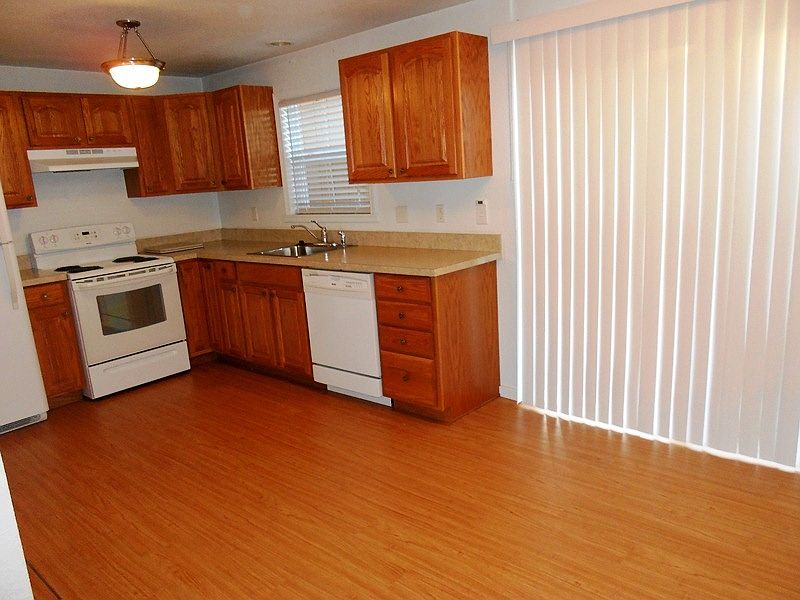 2nd image of 2148 Harrison St