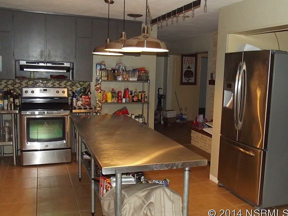 5th image of 37 Fairway Cir