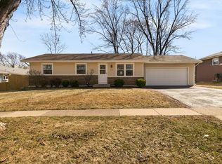 889 W Kane St, South Elgin, IL 60177