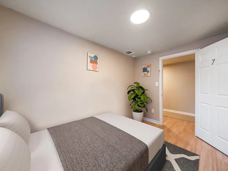 Disclaimer: This photo has been virtually staged. Not all furnishings seen will be included. Please view the virtual tour.