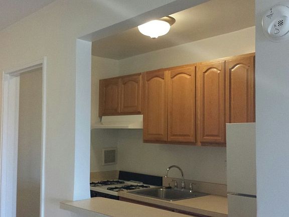 5th image of 315 Ocean Pkwy #52